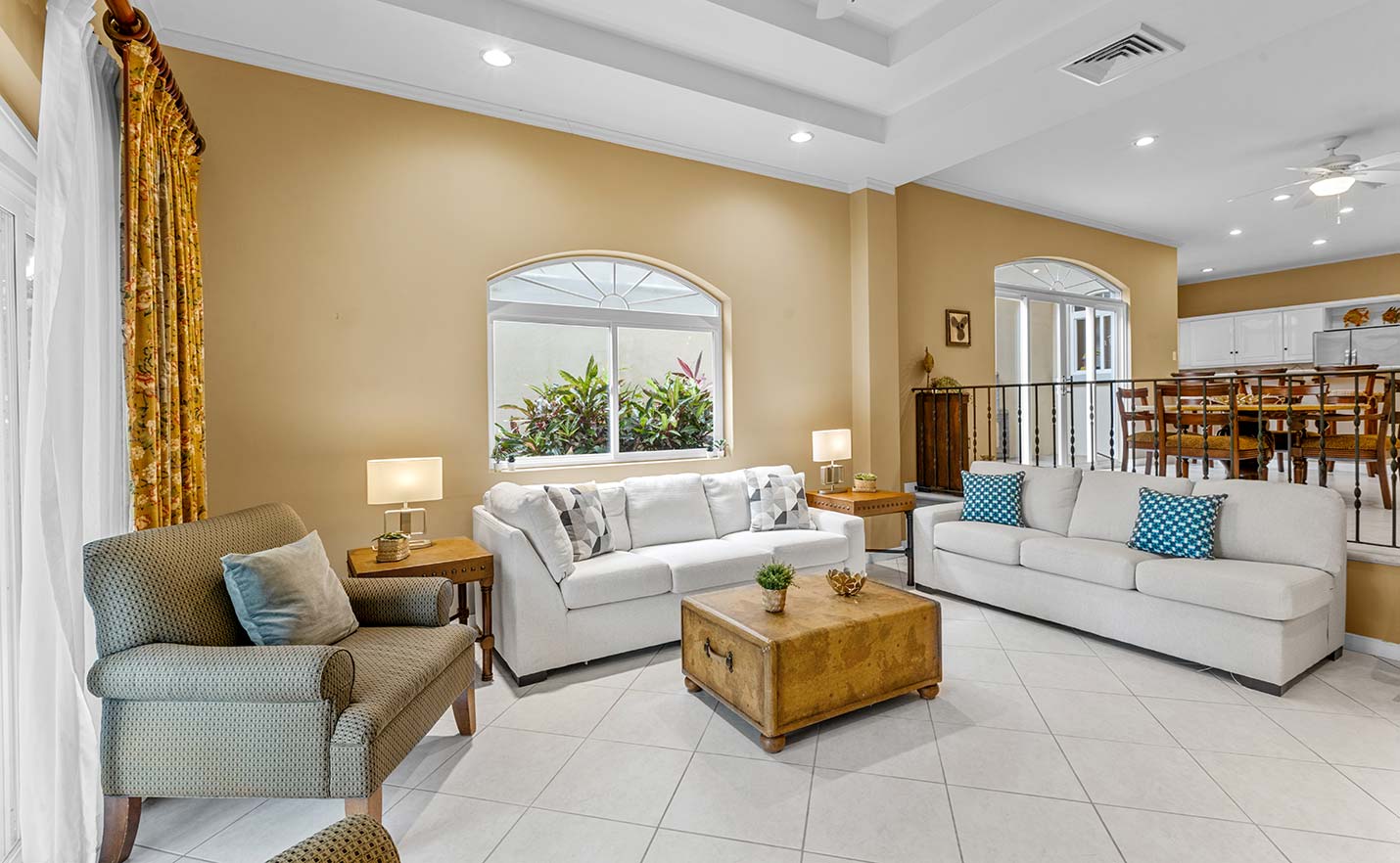 Los Suenos - Colina -  4F - 2 Bedroom